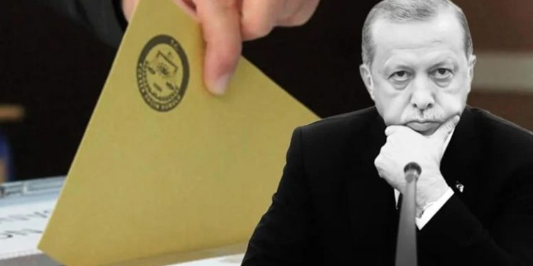 ناخبو حزب أردوغان لا يثقون بالإدارة الاقتصادية!