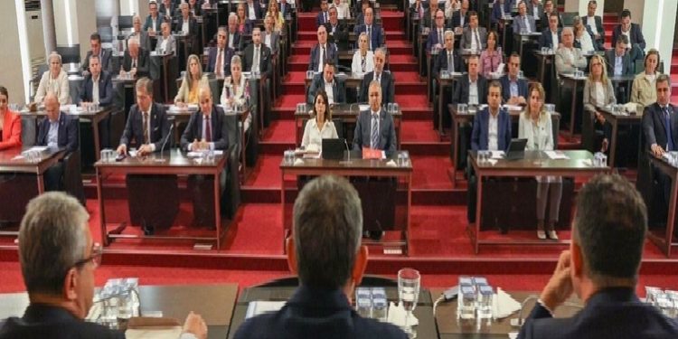 تركيا: الشعب الجمهوري يبحث الدفع صوب “انتخابات تكميلية”