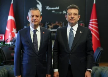 بلومبرغ تحذر: الضغوط السياسية تهدد الاقتصاد التركي