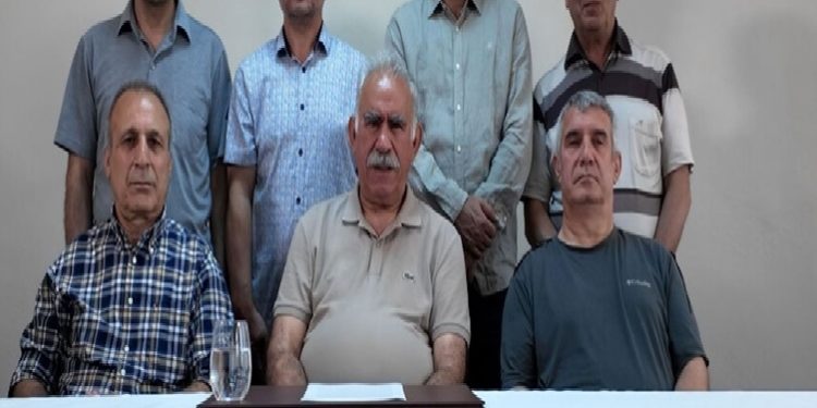 أوجلان يؤكد في رسالة جديدة على إلقاء السلاح وانتهاء المخططات الانفصالية