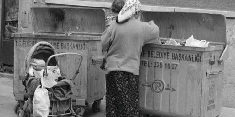 فقر الأطفال يتزايد يومًا بعد يوم في تركيا: 171 ألف طفل لا تُلبّى احتياجاتهم الأساسية