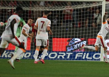 جلطة سراي يفتتح موسمه بثلاثة أهداف نظيفة