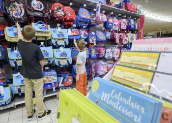 تركيا.. التجار في أسكي شهير يضاعفون الأسعار قبل العام الدراسي