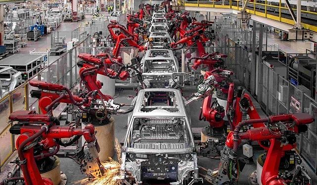 صناعة السيارات التركية أمام مفترق طرق.. كيف تواجه “العملاق الصيني”؟