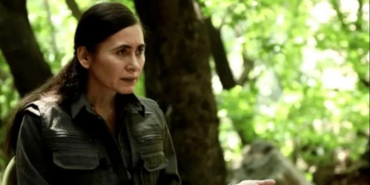 انتقادات حادة من قيادات حزب العمال الكردستاني للجنة البرلمانية.. هل تتعثر “عملية الحل”؟