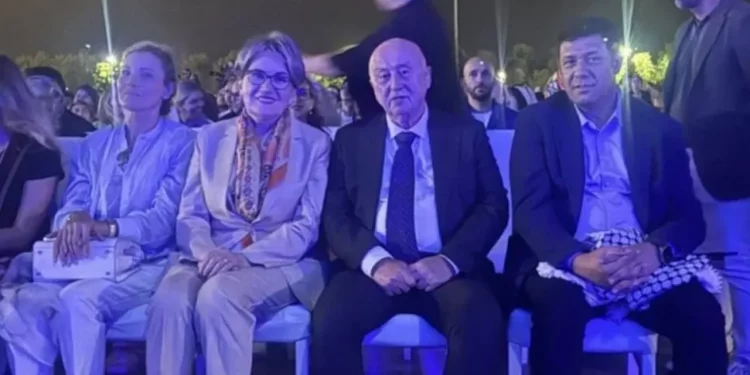 ميرال أكشنار تحضر حفل سامي يوسف لدعم فلسطين