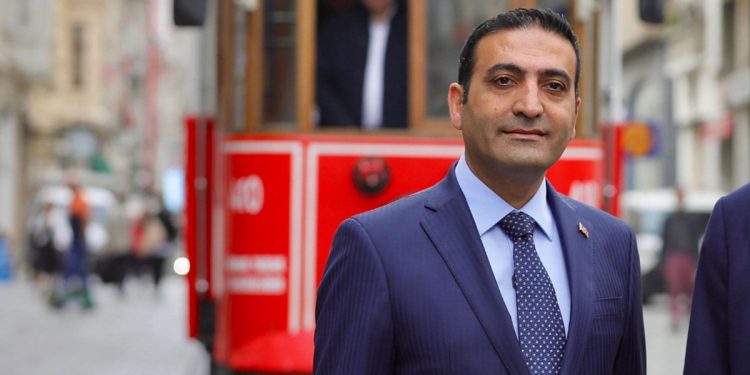 سجن عمدة باي أوغلو ضمن تحقيقات بلدية إسطنبول