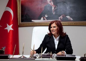 تركيا.. استقالة عمدة أيضن من حزب الشعب الجمهوري