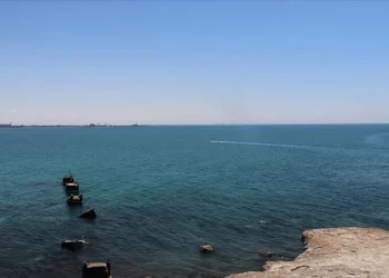 تحذير من أذربيجان بشأن بحر قزوين