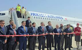 أول رحلة للخطوط الجوية التركية تصل إلى مطار حلب.. بعد 14 سنة