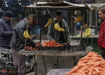 سوريا تحظر استيراد 15 صنفا من الخضروات والفاكهة