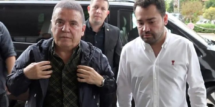 تركيا.. اعتقال نجل عمدة أنطاليا