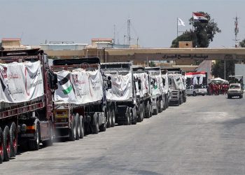 قافلة المساعدات المصرية الحادية عشرة تصل غزة محملة بالوقود