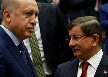 داوود أوغلو ينصح أردوغان: “لا اتفاقيات تجارية مع أمريكا دون وقف إطلاق النار في غزة!”