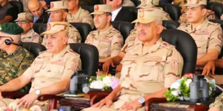وزير الدفاع المصري يشهد مناورات النجم الساطع 2025