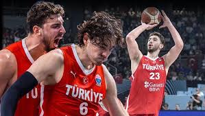 المنتخب التركي لكرة السلة يسحق اليونان ويصعد لنهائي “يورو باسكت 2025”