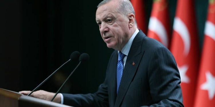 أردوغان يتوجه إلى أذربيجان لحضور قمة منظمة الدول التركية