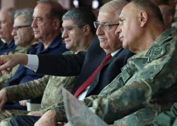 وزير الدفاع التركي: على فرع العمال الكردستاني في سوريا تسليم أسلحته