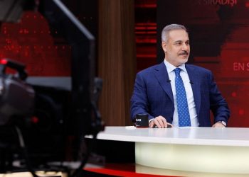 هاكان فيدان: مستعدون للقيام بدور الضامن في غزة