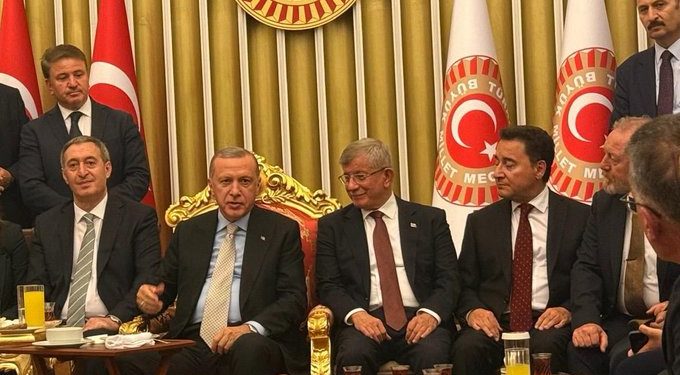أردوغان يلتقي داود أوغلو وباباجان وتونجر
