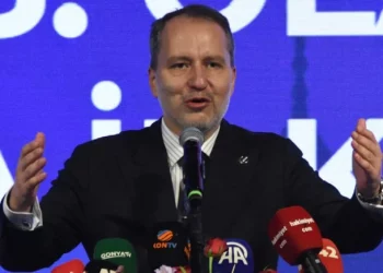 فاتح أربكان: حكومة أردوغان تعارض إسرائيل بالخطابات فقط