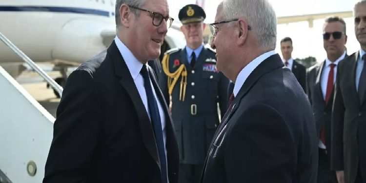 رئيس الوزراء البريطاني يصل تركيا بأول زيارة رسمية