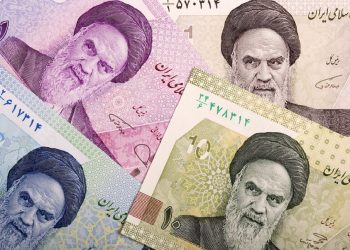 إيران تحذف 4 أصفار من عملتها