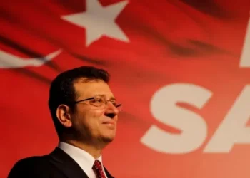 تركيا.. إرجاء قضية “تزوير شهادة” عمدة إسطنبول