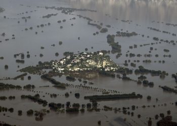 عدد قتلى فيضانات المكسيك يرتفع إلى 72