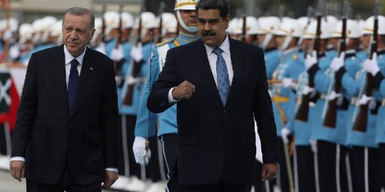 تركيا الملاذ المحتمل لنيكولاس مادورو إذا اضطر للخروج من فنزويلا