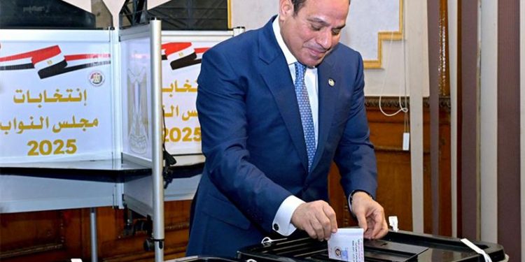السيسي يصوت في المرحلة الثانية من انتخابات مجلس النواب المصري