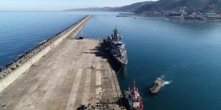 تركيا تملأ الفراغ الاستراتيجي بقاعدة بحرية في سورميني شرق البحر الأسود