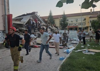 زلزال يهز باليكسير ويُشعر به سكان إزمير وبورصة