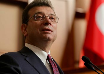 عمدة إسطنبول: القضاء التركي يعامل المتهمين كرهائن!