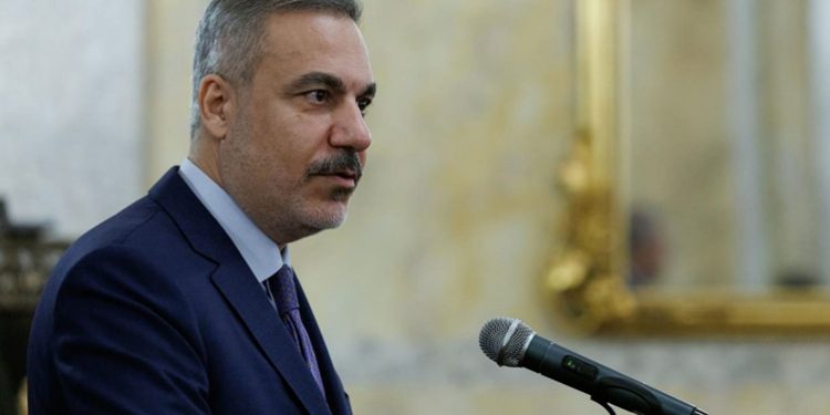 هاكان فيدان: لا يمكن وجود “جيشين” في سوريا