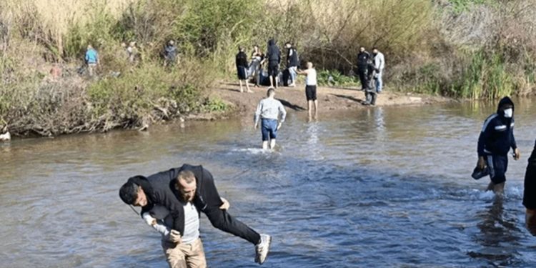 فقدان 8 سوريين بينهم 5 أطفال جراء السيول الحدودية