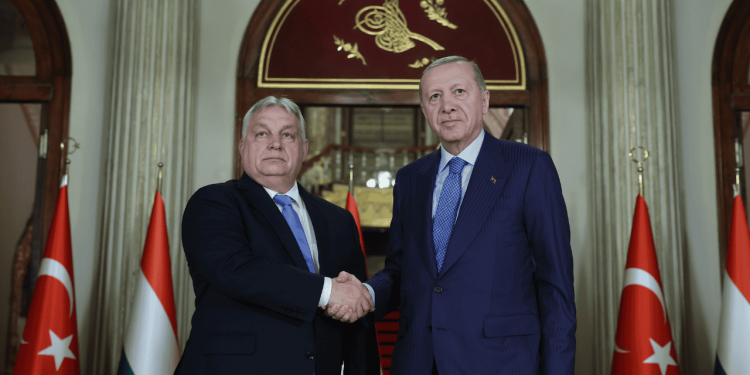 أوربان: لولا تركيا لغرقت أوروبا في الهجرة