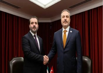 وزير خارجية تركيا يلتقي نظيره السوري ورئيس وزراء لبنان