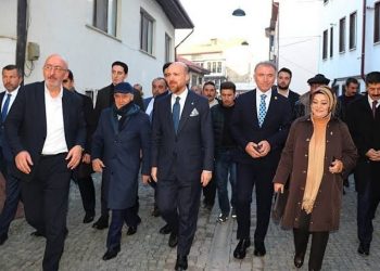 بلال أردوغان يحظى باستقبال بالخيول والتكبير في “كوتاهيا”