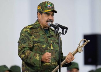 رئيس فنزويلا يتلقى عرضًا بالإقامة في دولة حليفة