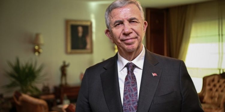 غالبية الأحزاب في تركيا تؤيد عمدة أنقرة رئيسا للبلاد!