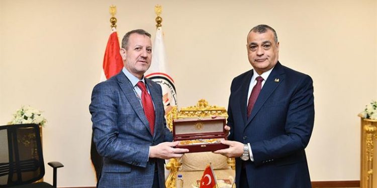 مصر وتركيا تستكشفان شراكات جديدة بمجال التصنيع الدفاعي