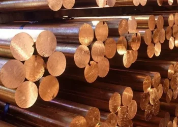 النحاس يكسر حاجز 13 ألف دولار لأول مرة