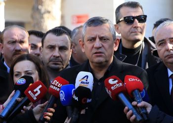 زعيم المعارضة التركية: على أنقرة تبني خطابًا يدعم السلام في سوريا