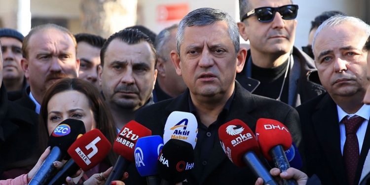 زعيم المعارضة التركية: على أنقرة تبني خطابًا يدعم السلام في سوريا