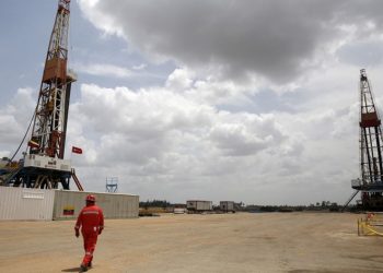 ترامب يفتح أبواب فنزويلا لعمالقة الطاقة