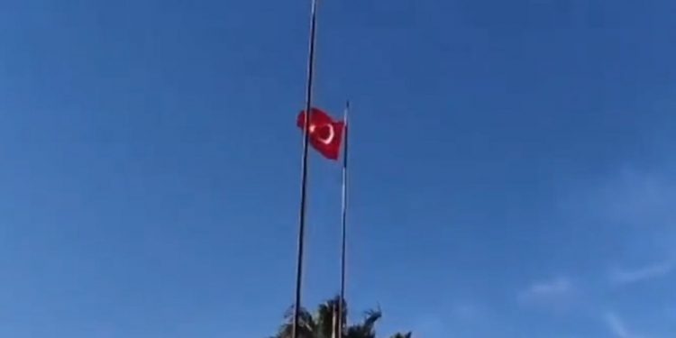 منظومة المجتمع الكردستاني: إنزال العلم التركي “استفزاز” يهدف لعرقلة مسار السلام
