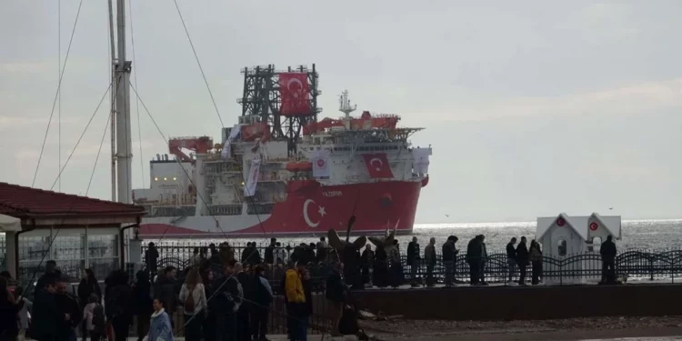 عملاق التنقيب التركي السادس “يلدريم” في طريقه نحو البحر الأسود