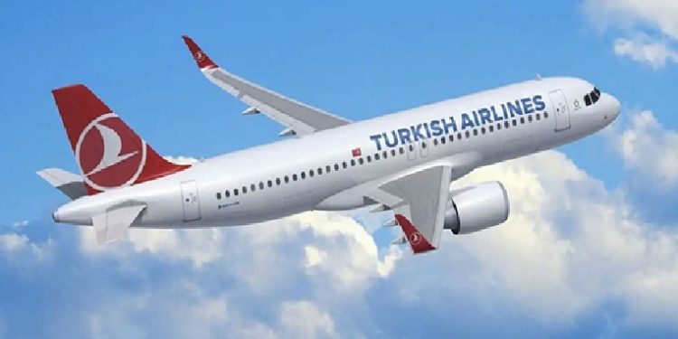 لحظات عصيبة لركاب الطائرة التركية المتجهة إلى برشلونة