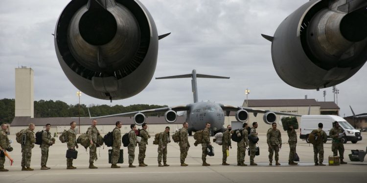 استعدادات أمريكية لعملية عسكرية واسعة النطاق